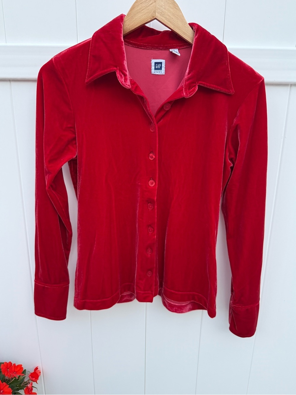 GAP Scarlet Velvet Button-Front Blouse